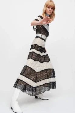 Abito a righe in pizzo off shoulder