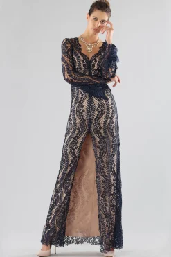 Abito blu in pizzo con spacco frontale