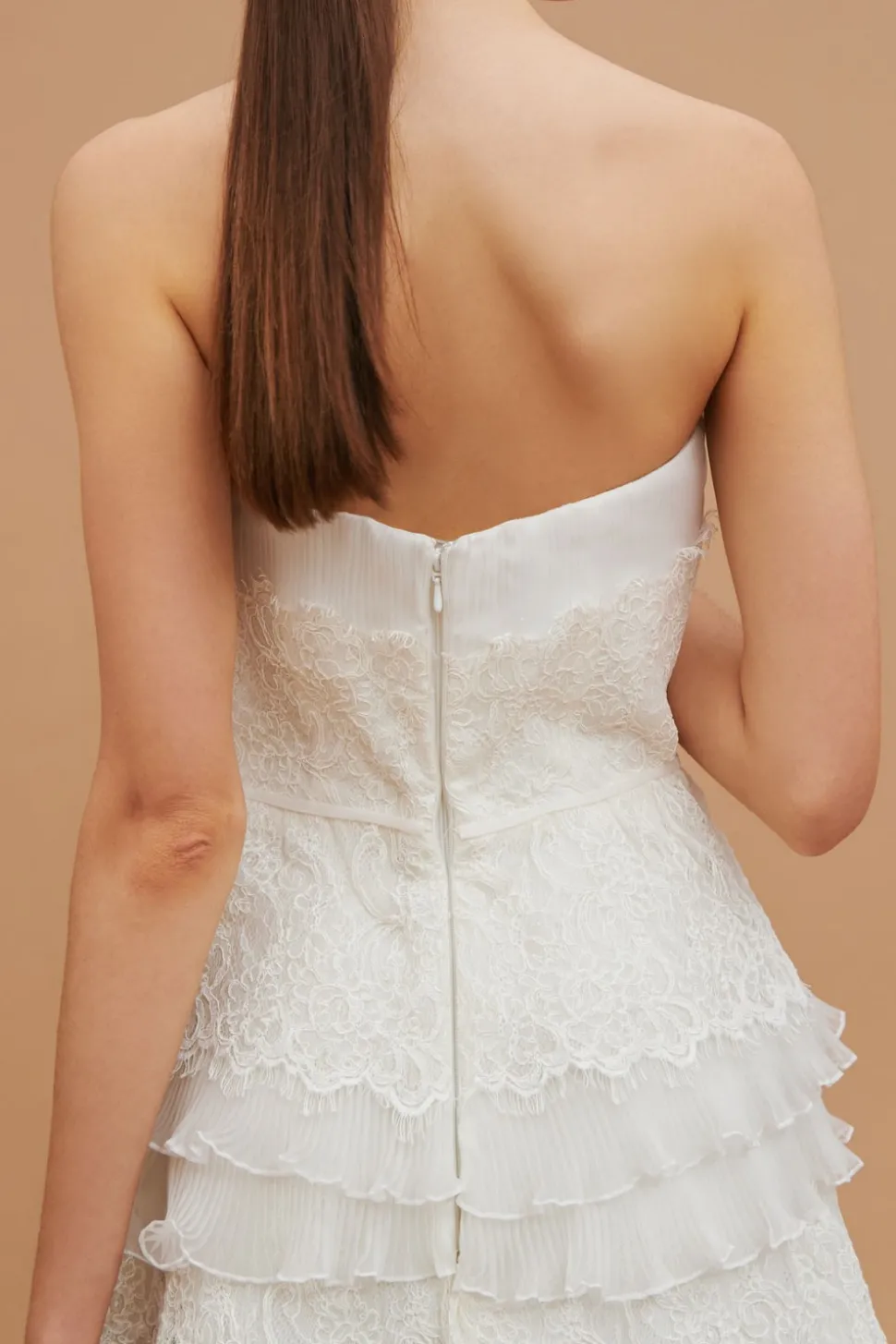 Abito bustier pizzo e balze