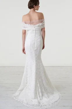 Abito da sposa a sirena in pizzo macrame off shoulder