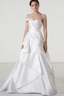 Abito da sposa asimmetrico drappeggiato