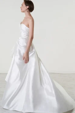 Abito da sposa asimmetrico drappeggiato