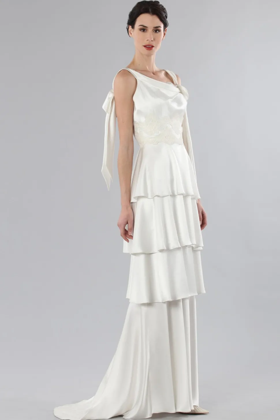 Abito da sposa con balze