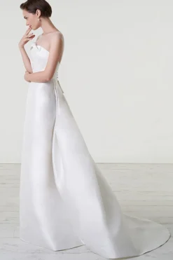 Abito da sposa in magnolia e organza di seta