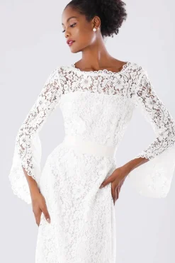 Abito da sposa in pizzo con manica a calla