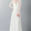 Abito da sposa in pizzo con strascico