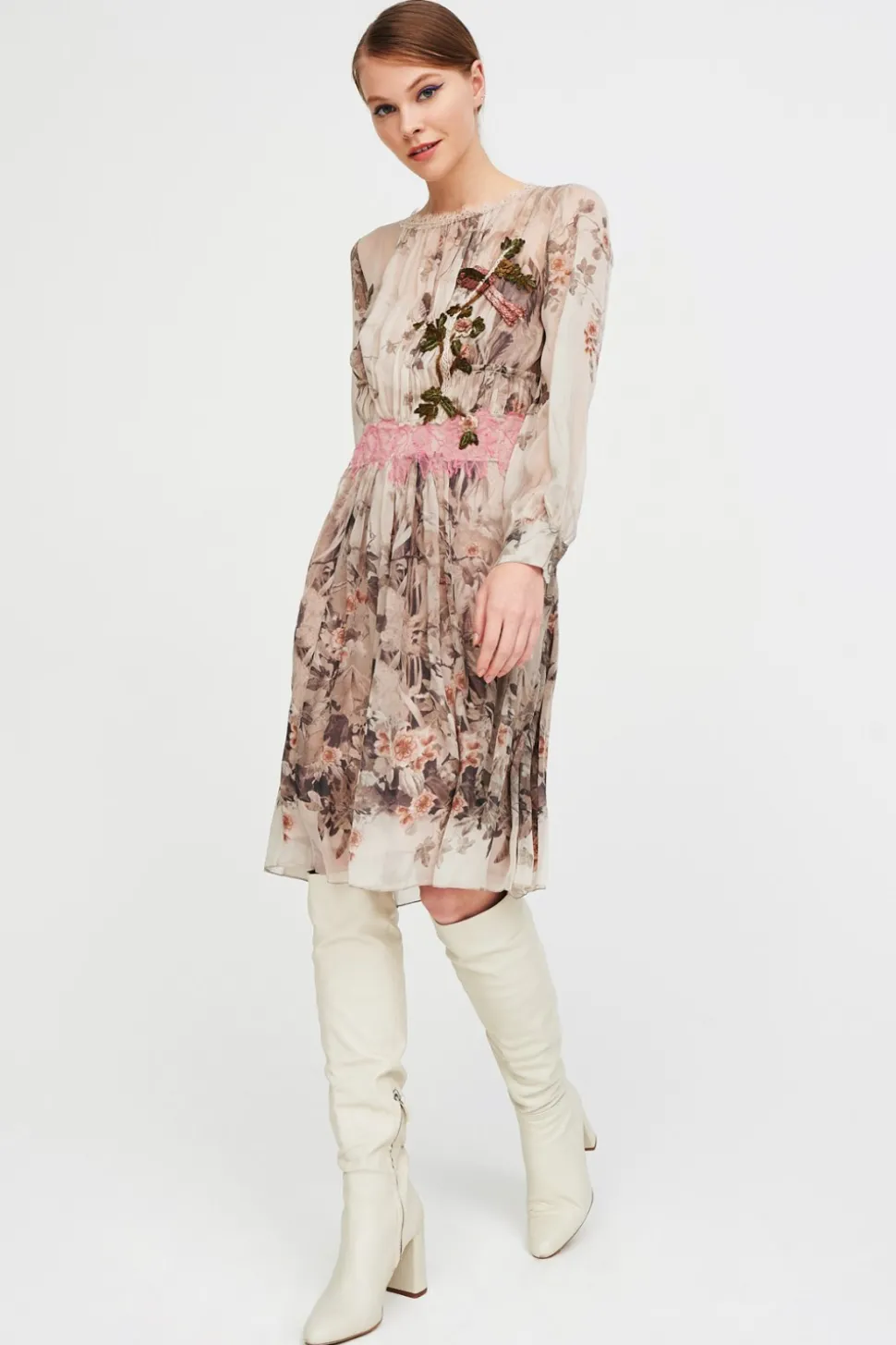 Abito in chiffon di seta con motivo floreale