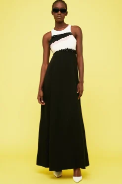 Abito in crepe e organza con ricami