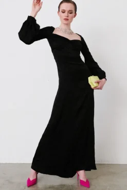 Abito in jacquard di seta con maniche lunghe