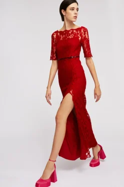 Abito in pizzo rosso