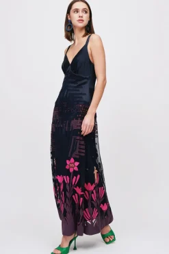 Abito in seta con applicazioni