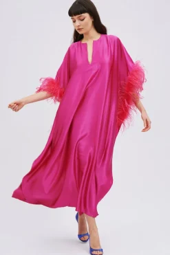 Abito kaftano fucsia con piume