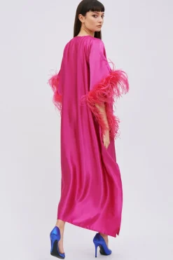 Abito kaftano fucsia con piume