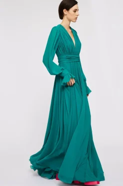Abito lungo verde con scollo