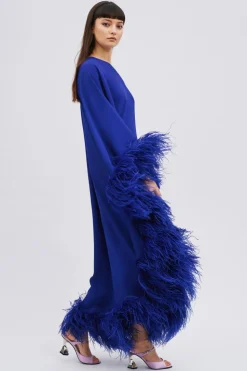 Abito monospalla blu con piume