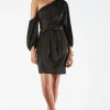 Abito monospalla con manica off-shoulder