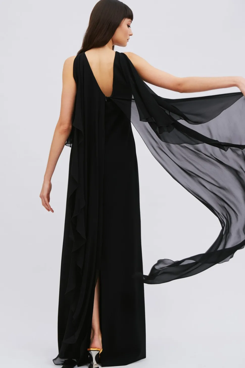 Abito nero con chiffon