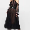 Abito off shoulder in micro-plumetis