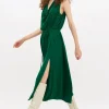 Abito verde con spacco