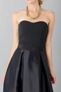 Completo con gonna ampia e top bustier