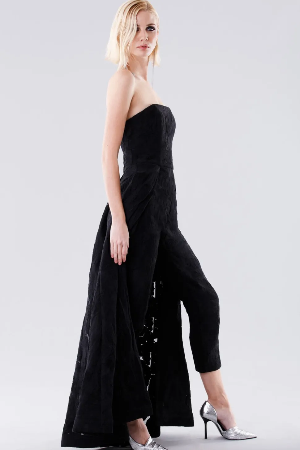 Jumpsuit bustier con gonna sovrapposta