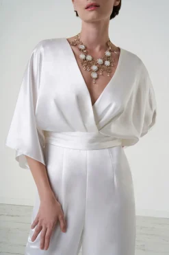 jumpsuit con scollo a V e fascia in vita