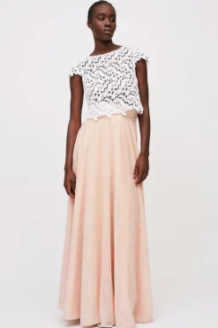 Top sangallo e gonna rosa
