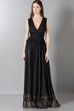 Vestito nero lungo con scollo a V