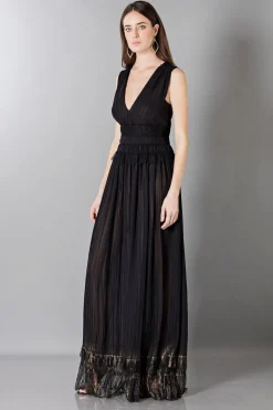 Vestito nero lungo con scollo a V