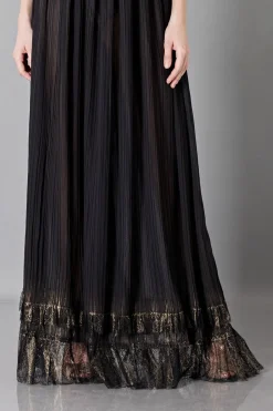 Vestito nero lungo con scollo a V